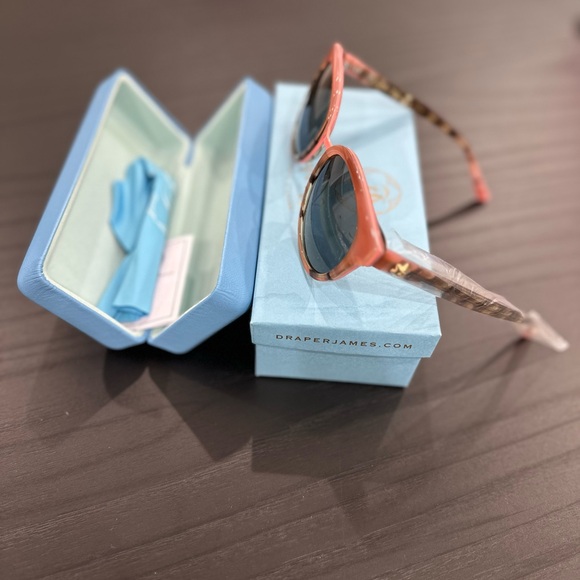 Draper James Round Pink Sunglasses main image 4